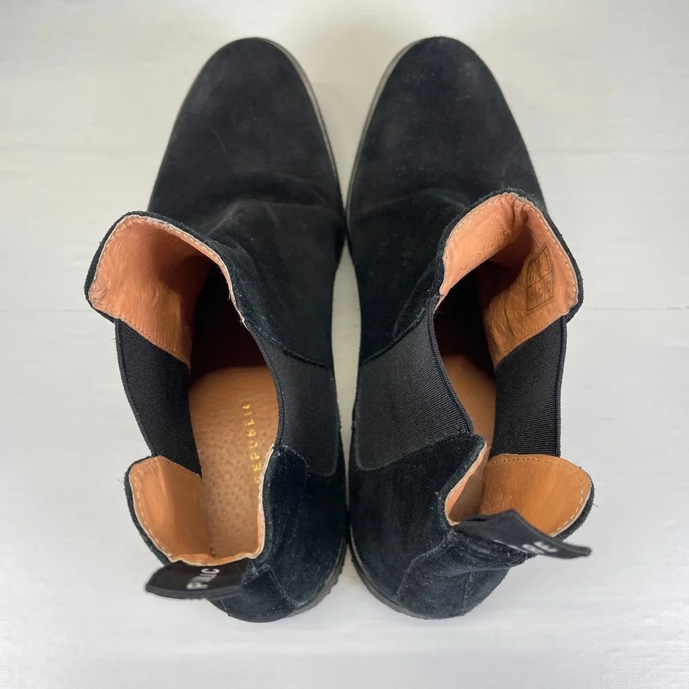 New Republic Chelsea Boots Mens Size 9 Black Suede Pull On Crepe Sole Shoes